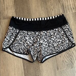 Black and White Patterned Women's lululemon Shorts